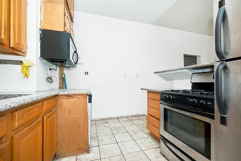 2299 Pointe Pl, Cincinnati, OH 45244 photo 4