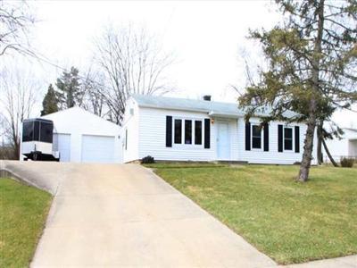 9687 Crestbrook Dr, Cincinnati, OH 45231 photo 2