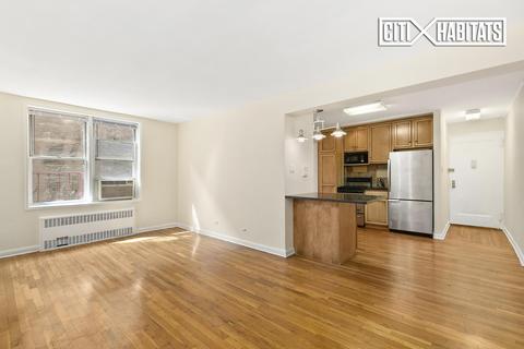 2108 Hatmaker St, Cincinnati, OH 45205 photo 1