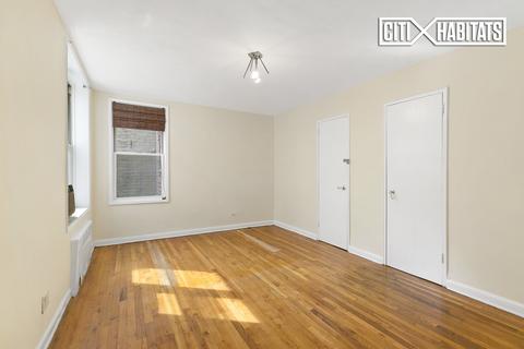 2108 Hatmaker St, Cincinnati, OH 45205 photo 4
