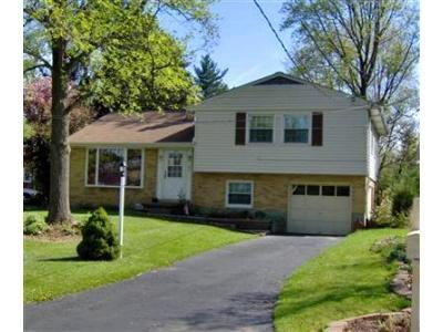 371 Meadowcrest Rd, Cincinnati, OH 45231 photo 2