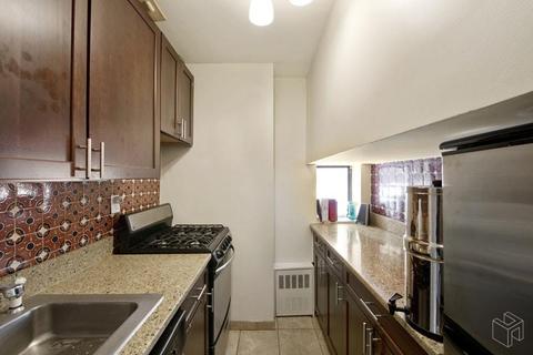 8781 Killarney Ct, Cincinnati, OH 45236 photo 4