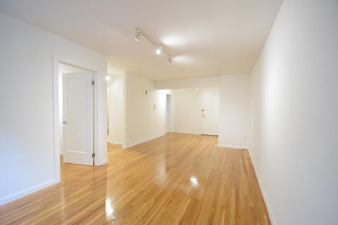 4501 Springmeadow Dr, Cincinnati, OH 45229 photo 3