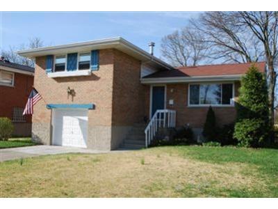1271 Meadowbright Ln, Cincinnati, OH 45230 photo 3