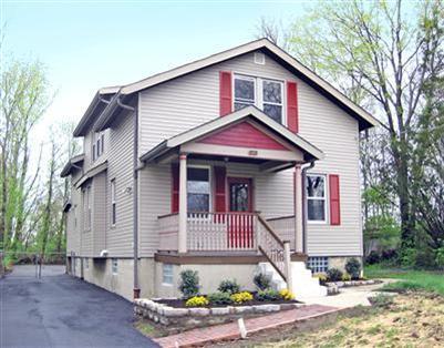 1154 Groesbeck Rd, Cincinnati, OH 45224 photo 1