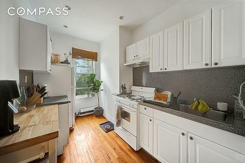 7204 Deaconsbench Ct, Cincinnati, OH 45244 photo 4
