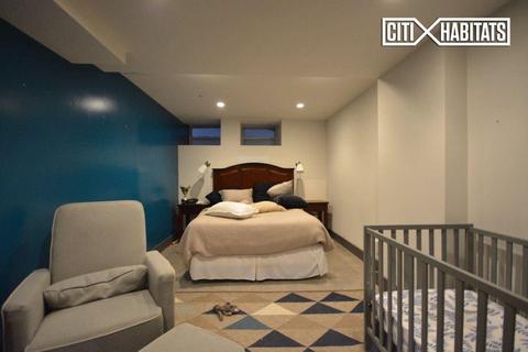 2084 Teralta Cir, Cincinnati, OH 45211 photo 9
