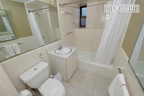 8827 Grenada Dr, Cincinnati, OH 45231 photo 7
