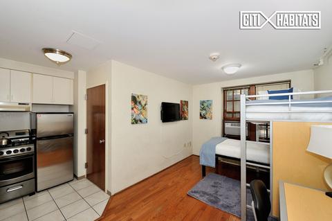 8827 Grenada Dr, Cincinnati, OH 45231 photo 2