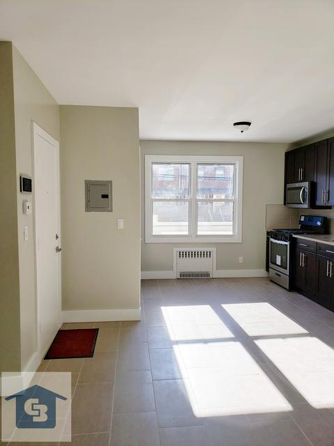 1085 Hempstead Dr, Cincinnati, OH 45231 photo 2