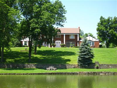 3935 Springoak Dr, Cincinnati, OH 45248 photo 2