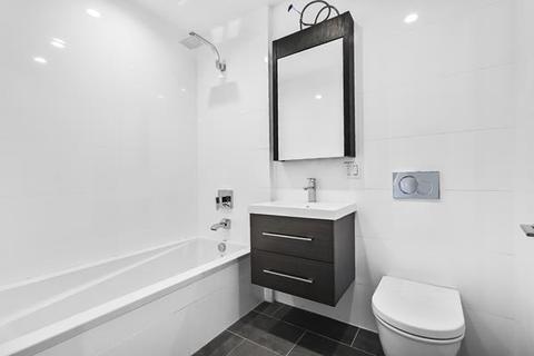 3935 Springoak Dr, Cincinnati, OH 45248 photo 7