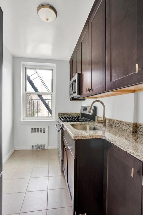 4955 Beechwood Rd, Cincinnati, OH 45244 photo 4