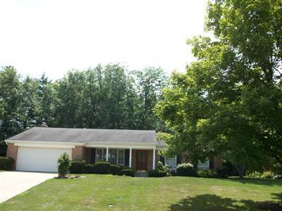 9627 Leebrook Dr, Cincinnati, OH 45231 photo 3