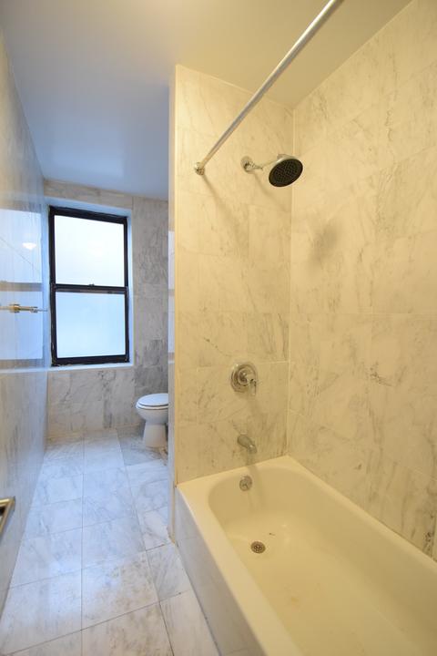 604 Straight St, Cincinnati, OH 45219 photo 7