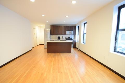 604 Straight St, Cincinnati, OH 45219 photo 2