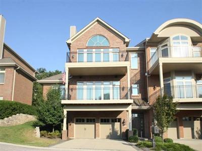 1176 Riverside Dr, Cincinnati, OH 45202 photo 1