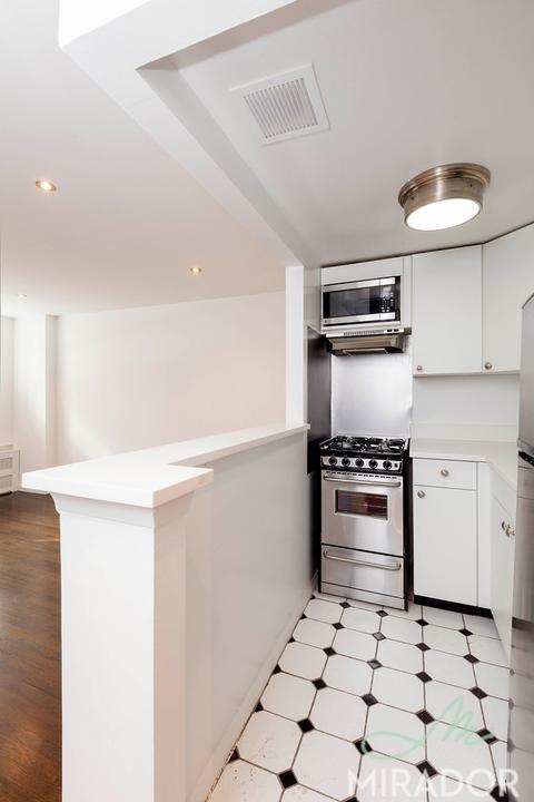 2057 Roosevelt Ave, Cincinnati, OH 45240 photo 2