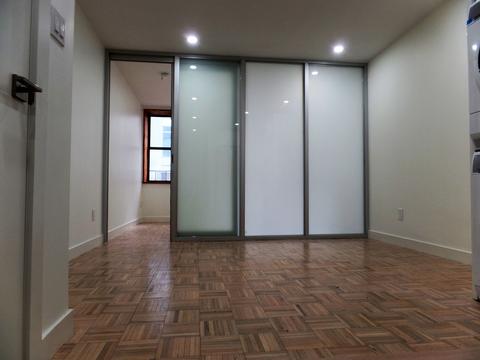 3569 Carmel Ter, Cincinnati, OH 45211 photo 2
