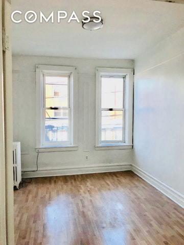 4265 Chambers St, Cincinnati, OH 45223 photo 2