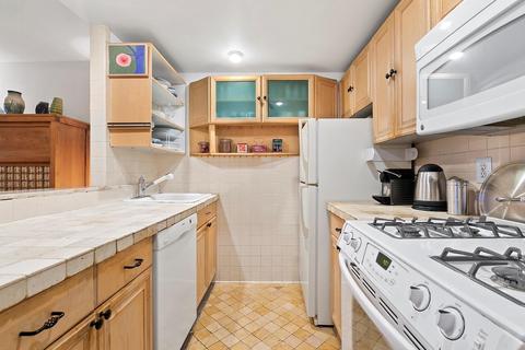 1320 Spring St, Cincinnati, OH 45202 photo 6