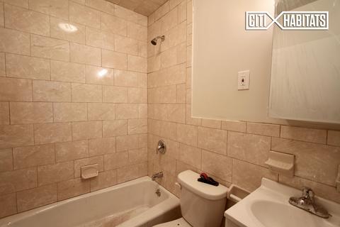 401 Deanview Dr, Cincinnati, OH 45224 photo 4