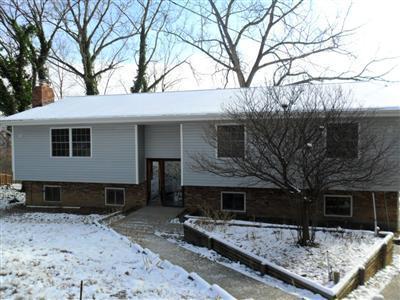 401 Deanview Dr, Cincinnati, OH 45224 photo 3