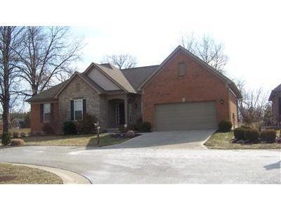 8025 Stonegate Dr, Cincinnati, OH 45255 photo 3