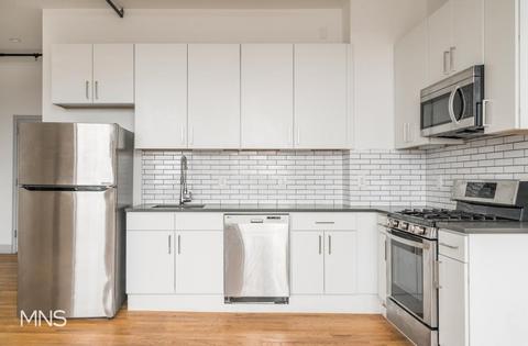 3225 Vine St, Cincinnati, OH 45220 photo 1