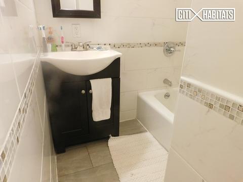 4394 Simca Ln, Cincinnati, OH 45211 photo 8