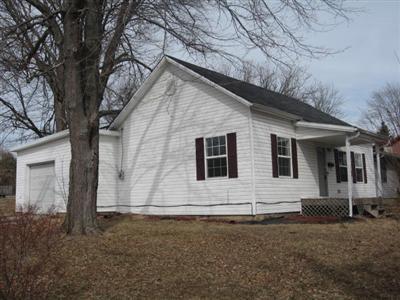 414 Bourbon St, Blanchester, OH 45107 photo 3