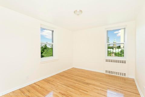558 Robert A Taft Dr, Cincinnati, OH 45244 photo 5