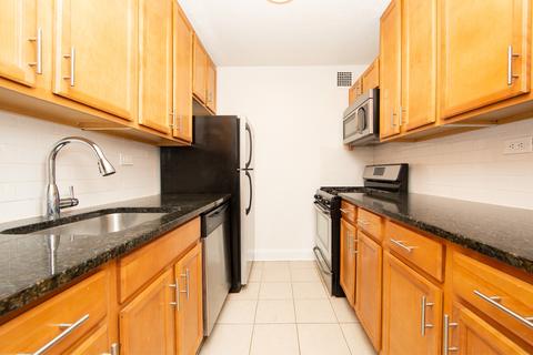 728 Avon Fields Ln, Cincinnati, OH 45229 photo 2