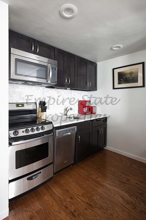 3926 Petoskey Ave, Mariemont, OH 45227 photo 5