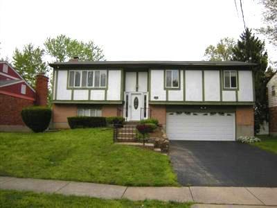 1040 Hearthstone Dr, Cincinnati, OH 45231 photo 2
