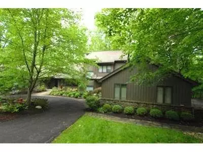 9227 Old Coach Rd, Cincinnati, OH 45249 photo 1