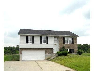 319 Robin Ave, Mount Orab, OH 45154 photo 2