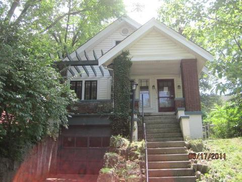 657 Riddle Rd, Cincinnati, OH 45220 photo 2