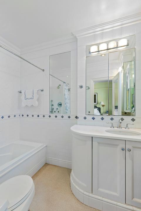 18 Hampton Ln, Cincinnati, OH 45208 photo 10