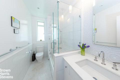 2324 Garrison Dr, Cincinnati, OH 45231 photo 1