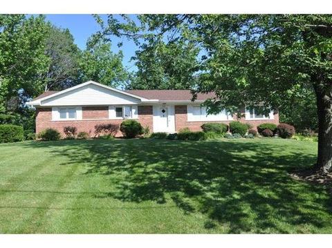 10554 Heathercrest Cir, Evendale, OH 45241 photo 1