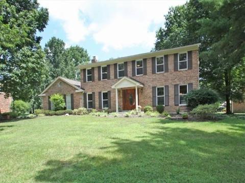 9034 Winthrop Dr, Montgomery, OH 45249 photo 1