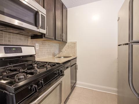 718 Daphne Ct, Forest Park, OH 45240 photo 2
