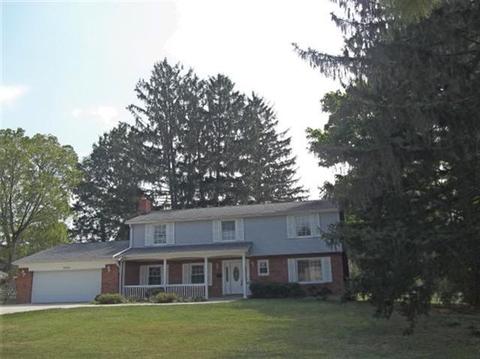 1095 Spruceglen Dr, Cincinnati, OH 45224 photo 1