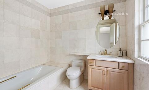 8264 Springdew Dr, Cincinnati, OH 45231 photo 9