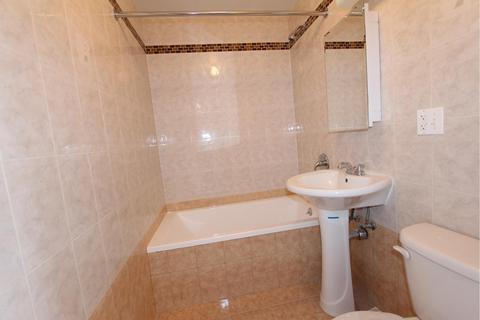4553 Paddock Rd, Cincinnati, OH 45237 photo 7