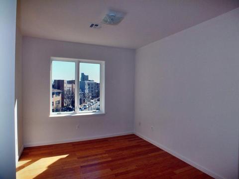 4553 Paddock Rd, Cincinnati, OH 45237 photo 2