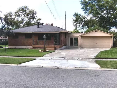 9351 Jericho Dr, Cincinnati, OH 45231 photo 1