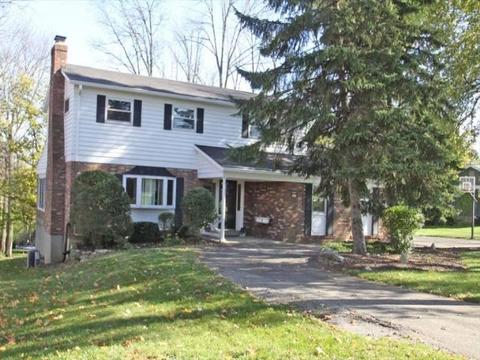 8885 Weller Rd, Montgomery, OH 45249 photo 1