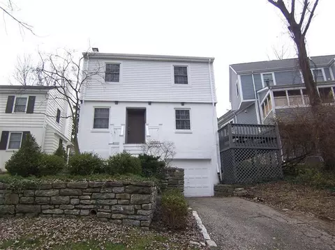 1102 Priscilla Ln, Cincinnati, OH 45208 photo 1